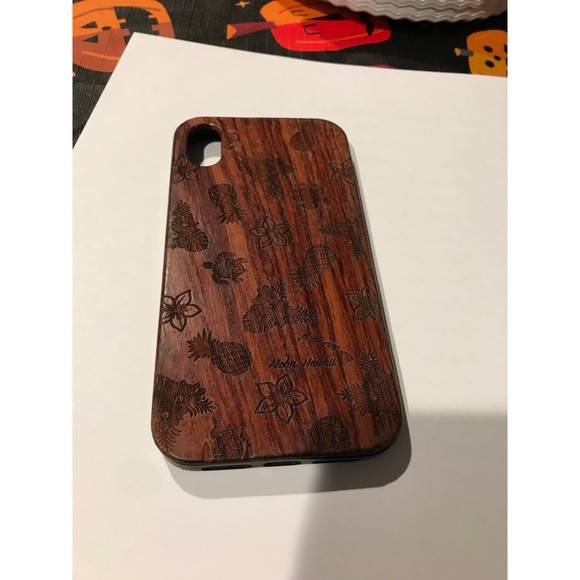 iPhone XR wooden phone case Hawaiian - Picture 1 of 3